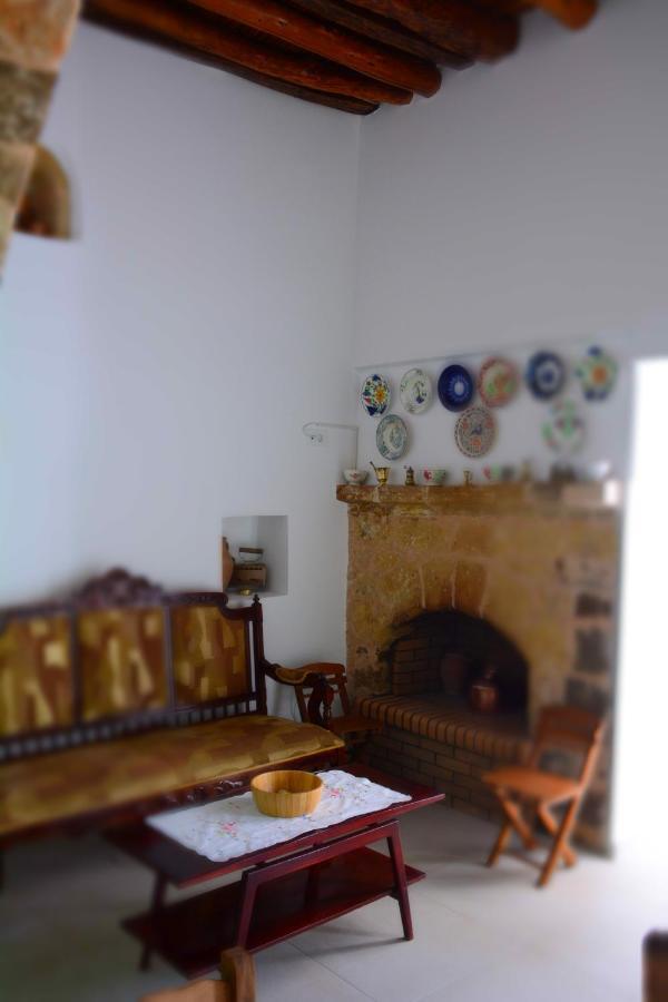 The Priest's Traditional House Holiday home Kalithies