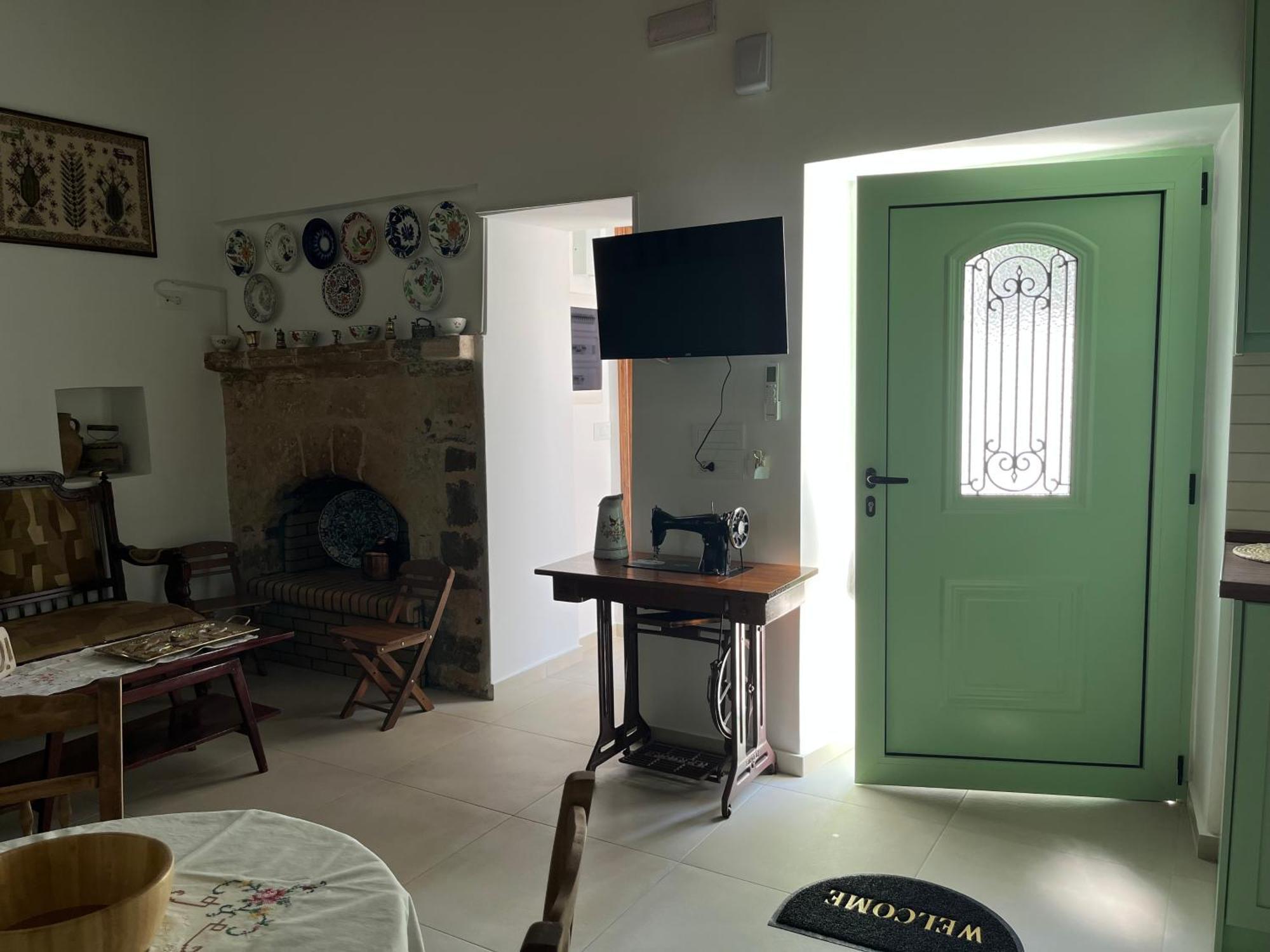The Priest's Traditional House * Καλυθιές